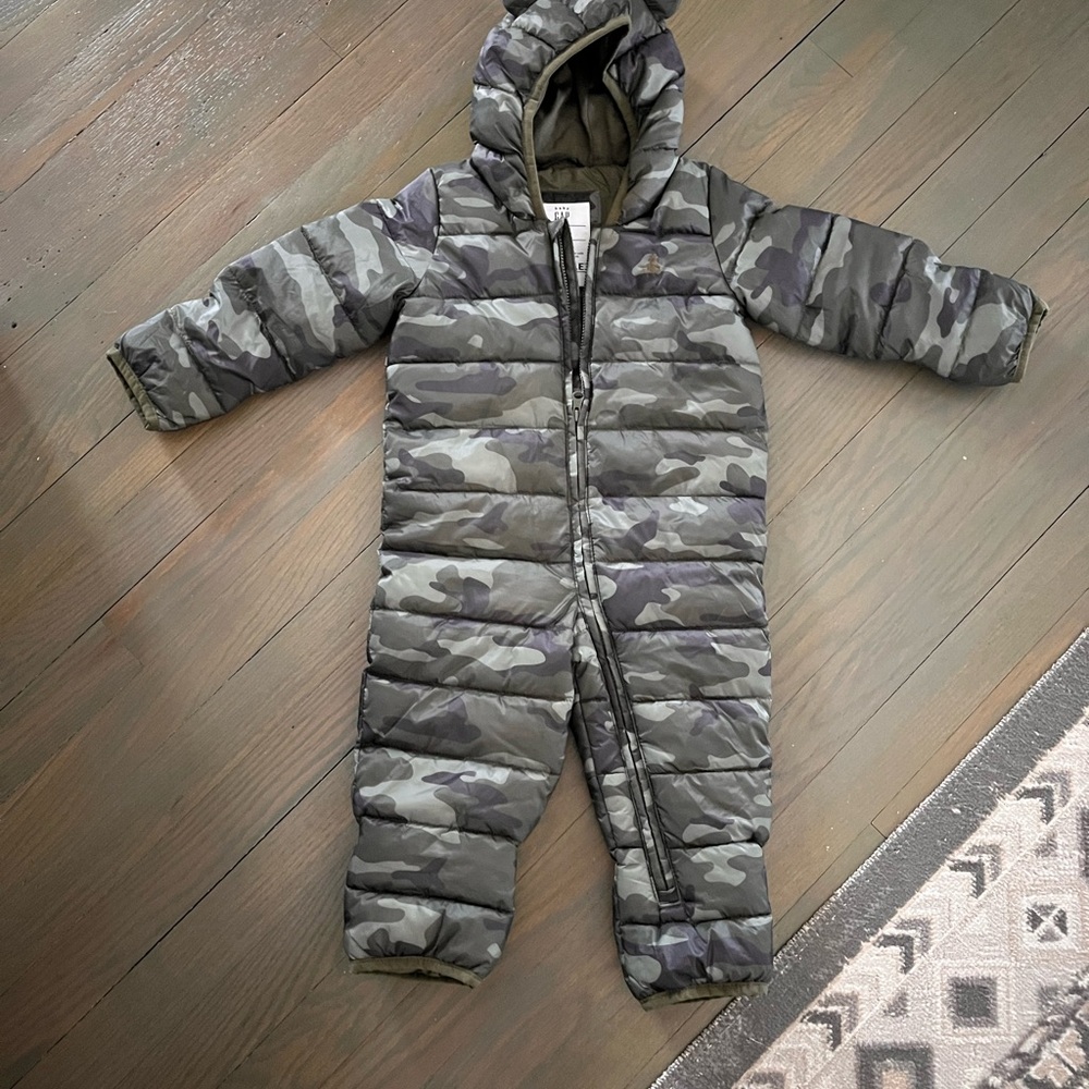 Baby Gap Camouflage Puffer Baby Snowsuit - Hooded Winter One-Piece